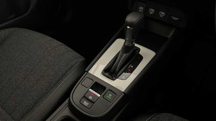 Honda Jazz Hybrid 1.5 i-MMD (122ps) Advance eCVT 